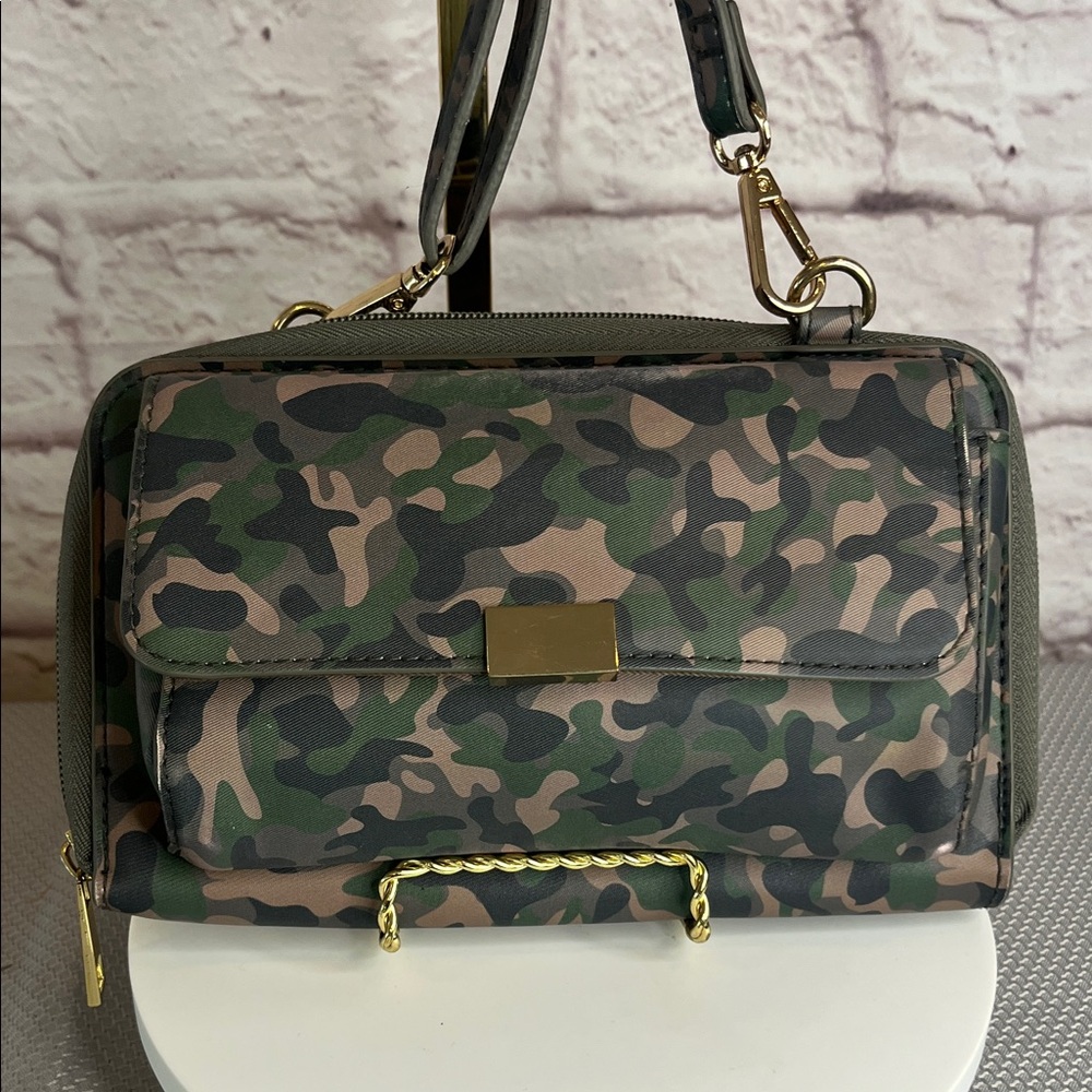 Save the girls Camouflage Crossbody Bag